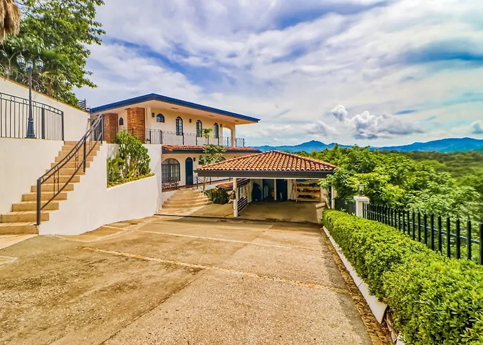 Walk To Flamingo Beach: 2-unit Base W/ Ocean Views